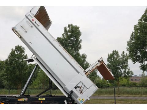 Iveco
X-WAY 570 6X4 FULL STEEL BIG AXLES RETARDER EURO 6 | Hulleman Trucks [11]