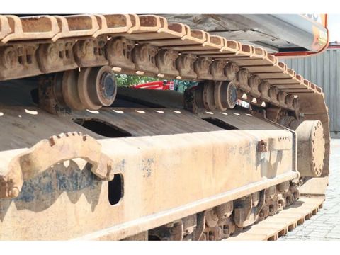 Hitachi
ZX350LC-6 | 90% UNDERCARRIAGE | BUCKET | HAMMERLINES | Hulleman Trucks [10]