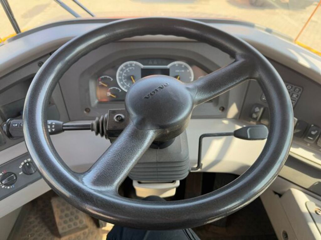 Volvo  (15)