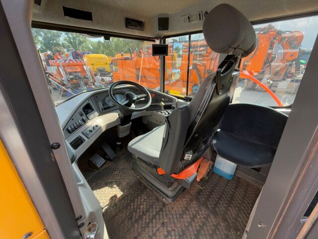 Volvo  (13)