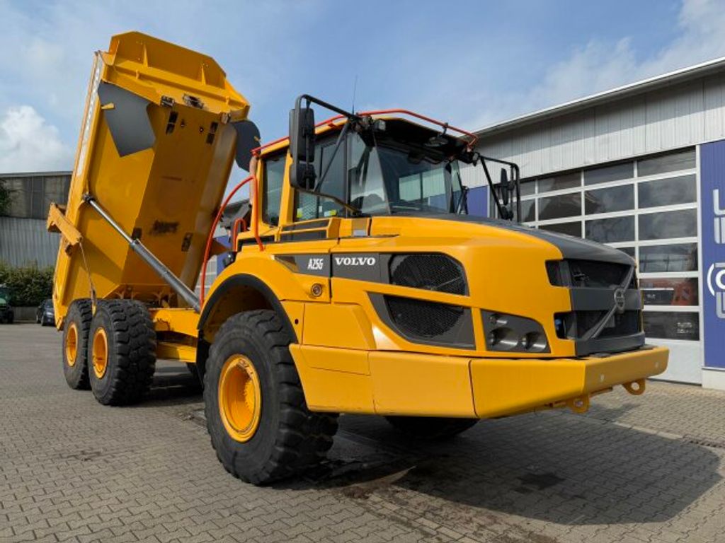 Volvo  (2)