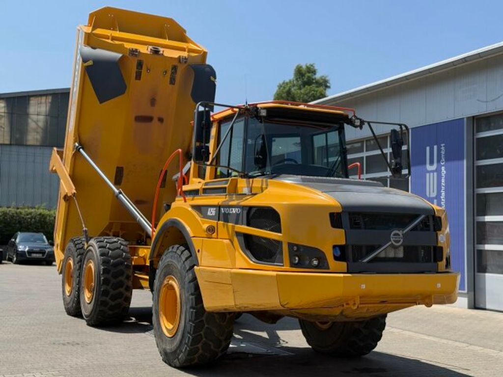 Volvo  (2)