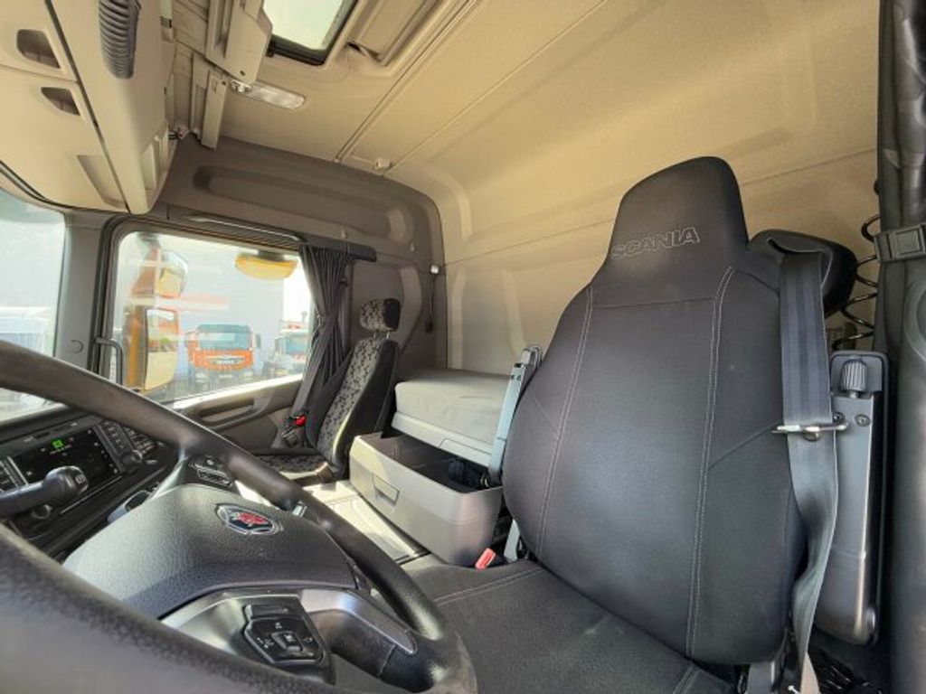 Scania  (8)