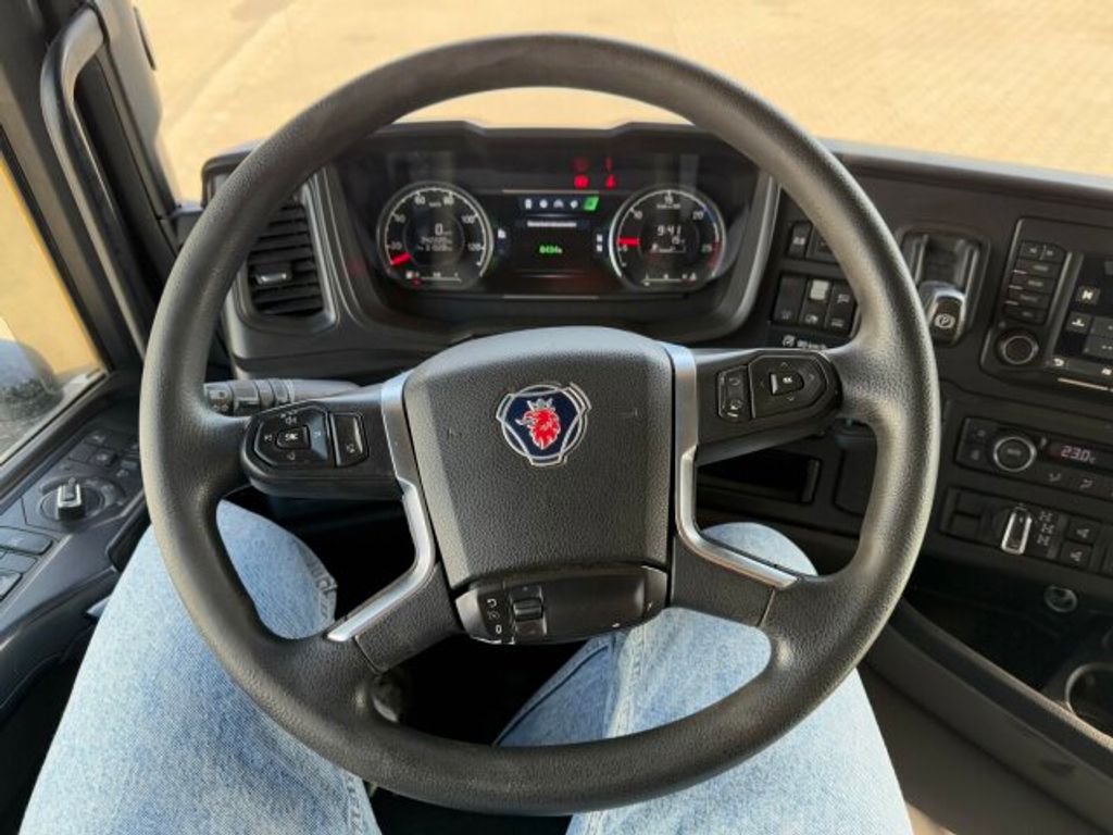 Scania  (9)