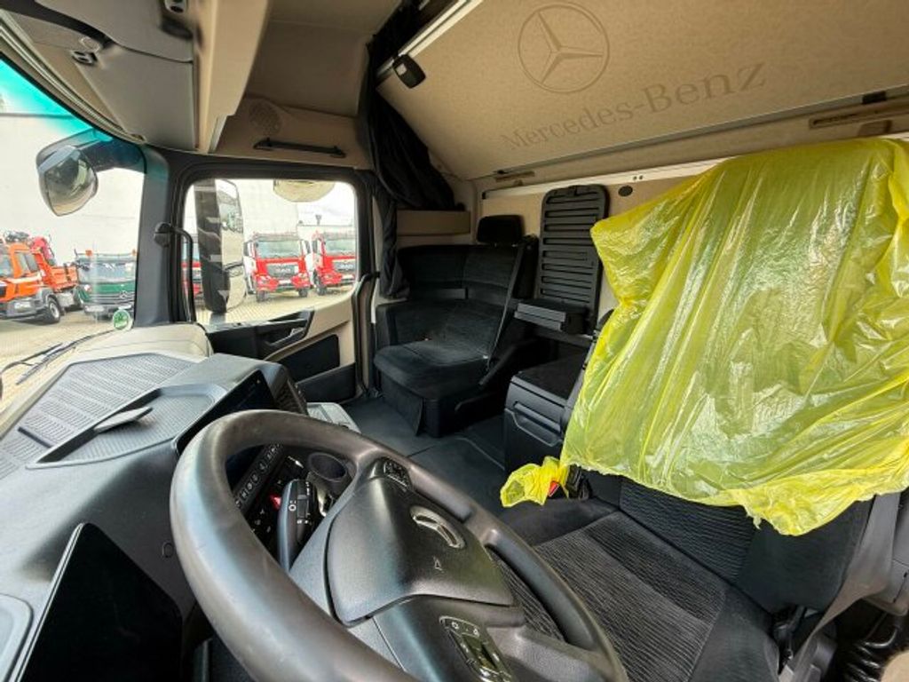 Mercedes-Benz  (8)