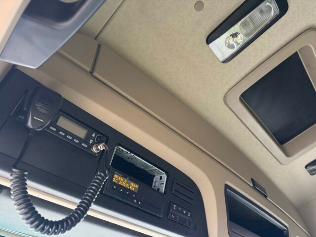 Mercedes-Benz  (9)
