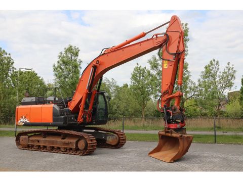 Hitachi
ZX300 LC-6 | ROTOTILT | BUCKET | GPS | Hulleman Trucks [5]