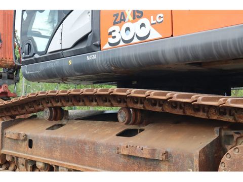 Hitachi
ZX300 LC-6 | ROTOTILT | BUCKET | GPS | Hulleman Trucks [9]