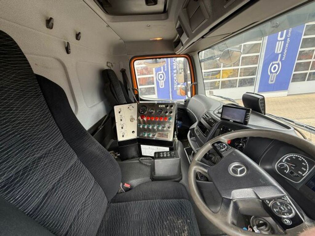 Mercedes-Benz  (8)