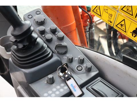 Hitachi
ZX350LC-6 | GOOD UNDERCARRIAGE | BUCKET | HAMMERLINES | Hulleman Trucks [18]