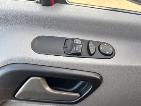 Mercedes-Benz 210CDI L2H2 270 Graden Deuren 161700KM | Van Nierop BV [11]