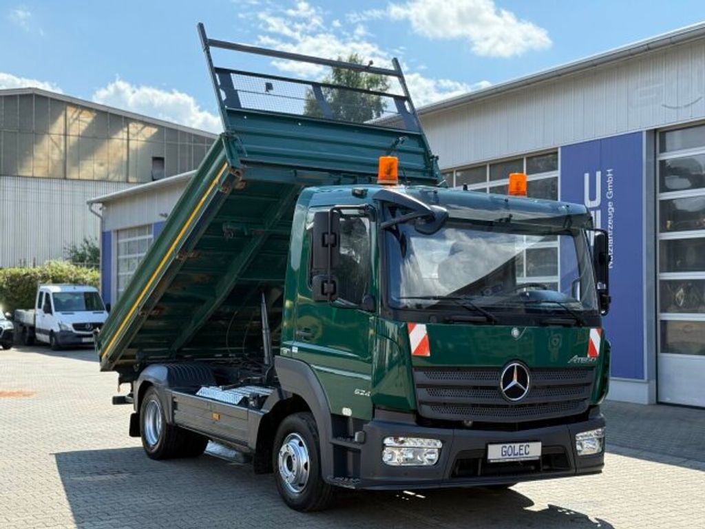 Mercedes-Benz  (2)