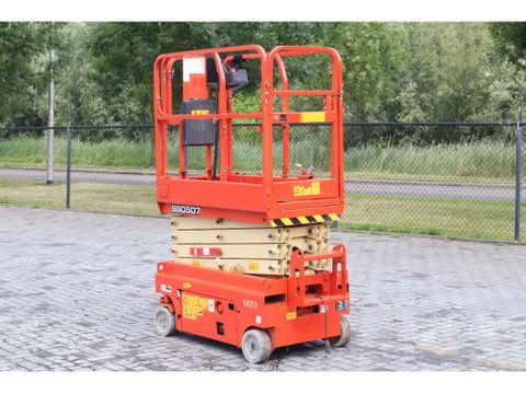 LGMG
AS0507 | 6.3 METER | 230 KG | GS-1330 | ES1330 | Hulleman Trucks [2]