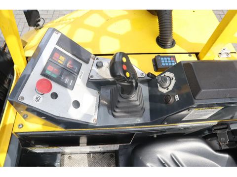 Combilift
CB3000 | 2.5 TON | 6 METER | TRIPLEX | SIDESHIFT | Hulleman Trucks [17]