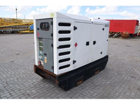 SDMO
R90C3 | 90 KVA | 400 V | Hulleman Trucks [7]