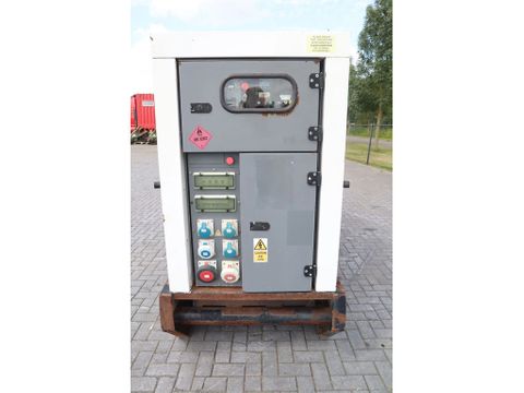 SDMO
R90C3 | 90 KVA | 400 V | Hulleman Trucks [8]