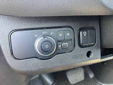 Mercedes-Benz 519 Chashi Cabine ( 3,66 Wielbasis ) Automaat Airco Luchtvering V6 | Van Nierop BV [12]