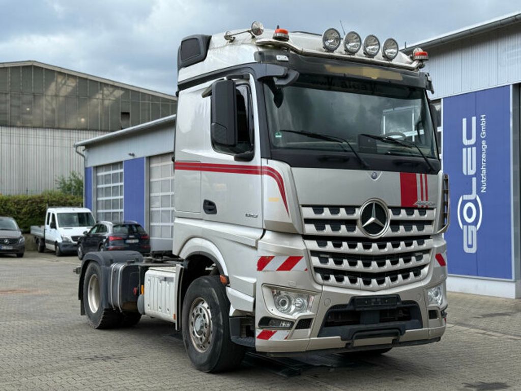 Mercedes-Benz  (1)