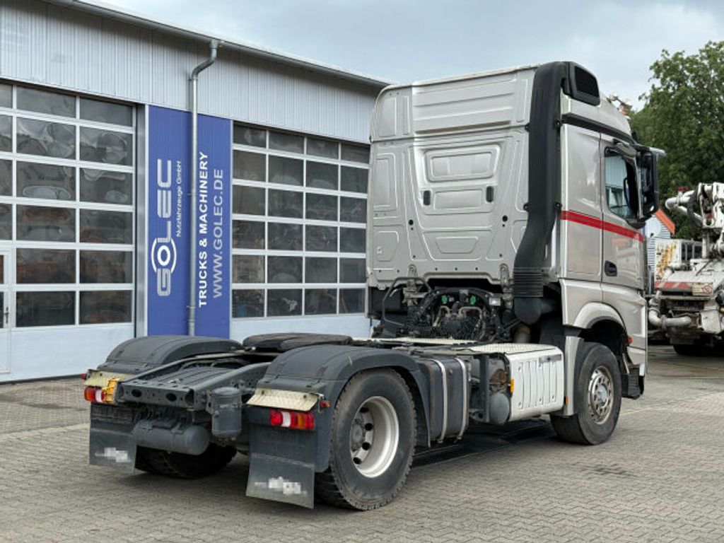 Mercedes-Benz  (4)