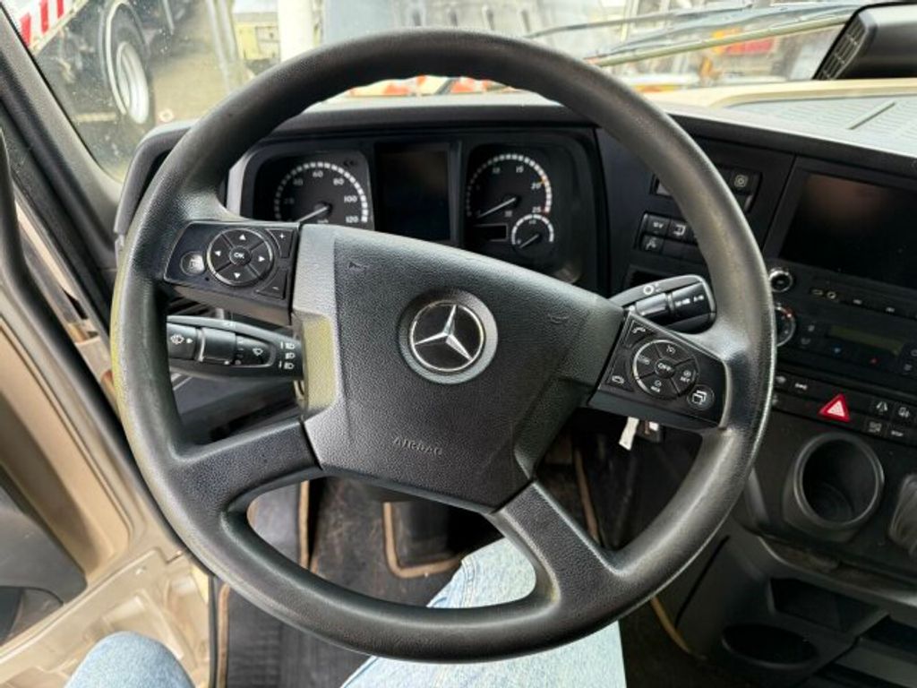 Mercedes-Benz  (9)