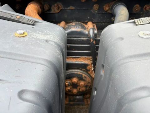 MAN BBS FULL STEEL SUSPENSION (ZF16 MANUAL GEARBOX / RETARDER / 13.000 KG. REDUCTION AXLES / HYDRAULIC KIT / AIRCONDITIONING) | Engel Trucks B.V. [7]