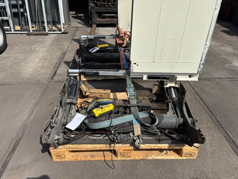 Bär Cargolift BC 600 A2V VANLIFT Passend onder Sprinter | Van Nierop BV [8]