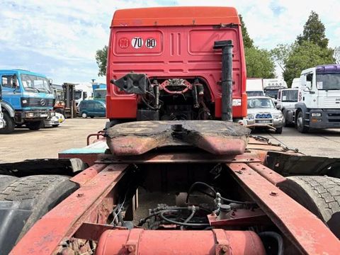 Renault 4x2 TRACTOR (MECHANICAL PUMP & INJECTORS / ZF MANUAL GEARBOX / REDUCTIONS AXLE) | Engel Trucks B.V. [12]
