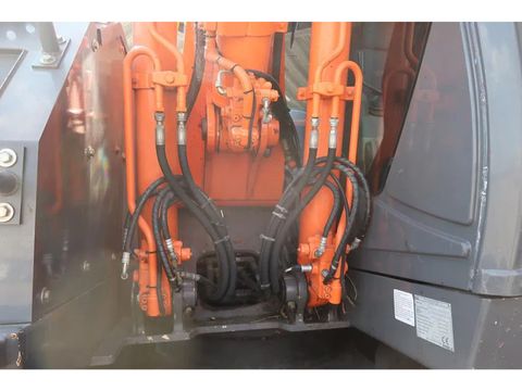 Hitachi ZX140 W-3 | Companjen Bedrijfswagens BV [8]