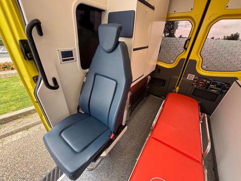Mercedes-Benz 319CDI L2H2 Ambulance V6 Automaat Airco Cruisecontrol EURO 6 MARGE | Van Nierop BV [12]