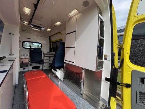 Mercedes-Benz 319CDI L2H2 Ambulance V6 Automaat Airco Cruisecontrol EURO 6 MARGE | Van Nierop BV [18]