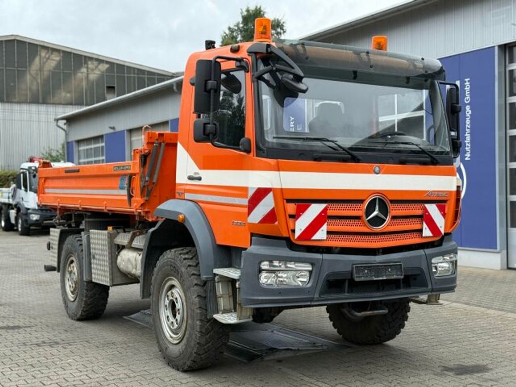 Mercedes-Benz  (1)