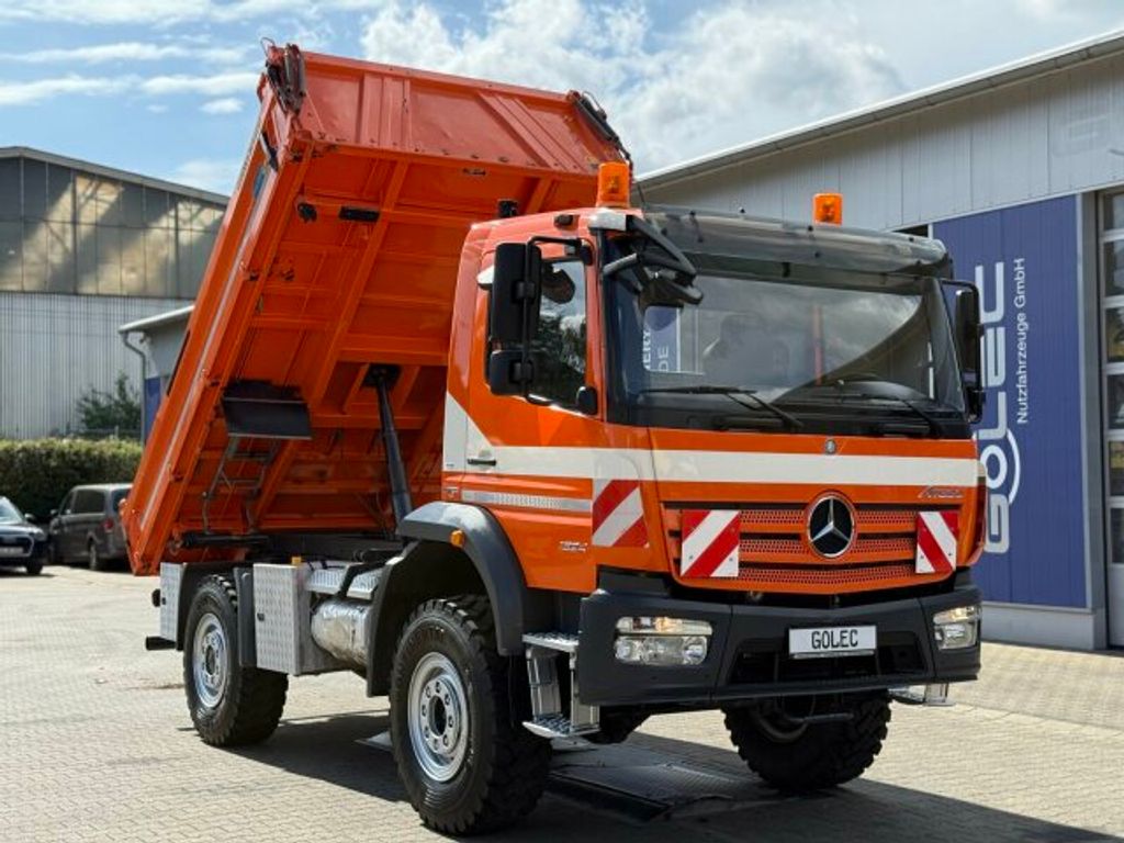 Mercedes-Benz  (2)