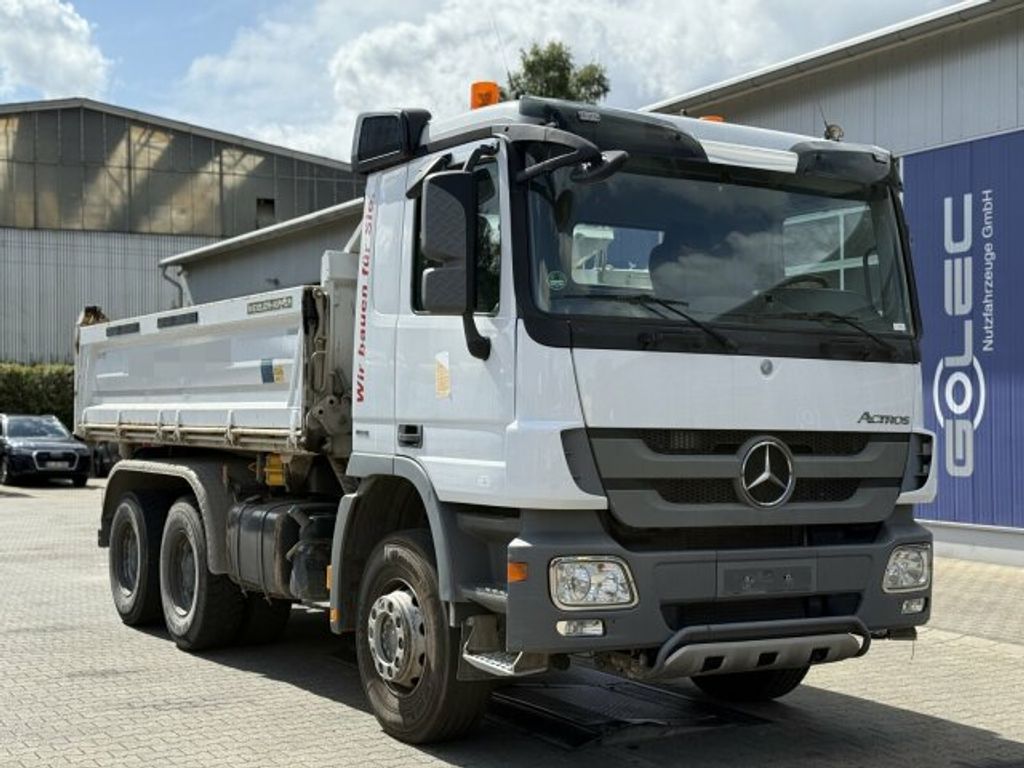Mercedes-Benz  (1)
