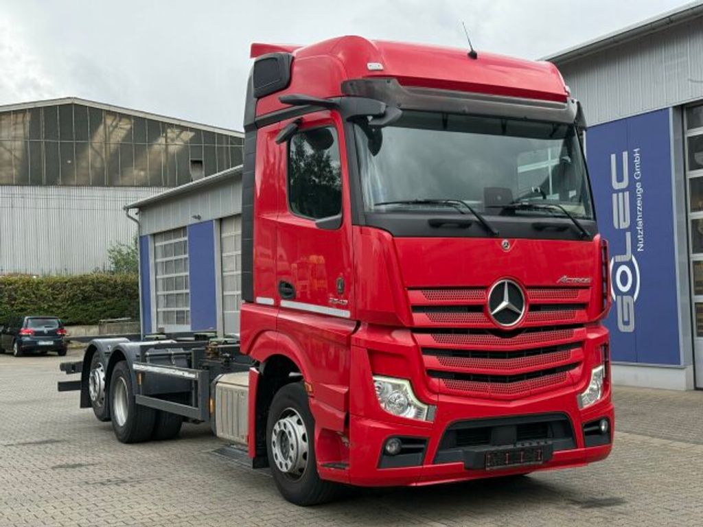 Mercedes-Benz  (1)