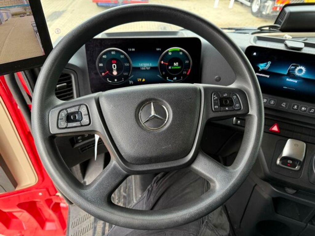 Mercedes-Benz  (9)