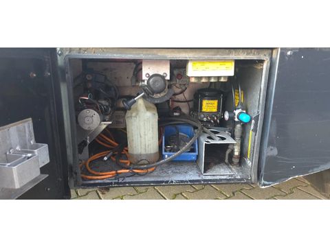 Berdex Berdex 3-4 floors. New Rims and Tires. Type 2. Water and fans + inspection doors | Companjen Bedrijfswagens BV [31]