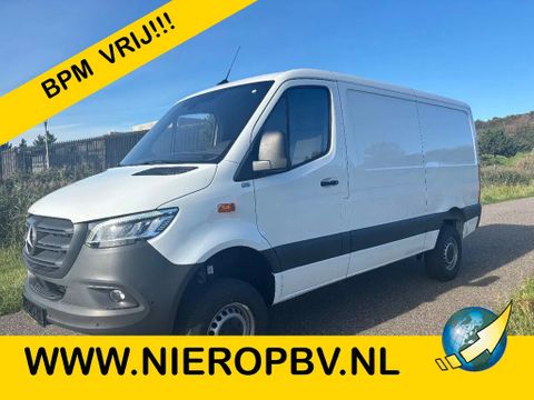 Mercedes-Benz 319CDI L2H1 4X4 Automaat Airco Camera Trekhaak Apple CarPlay NIEUW BPM VRIJ | Van Nierop BV [1]