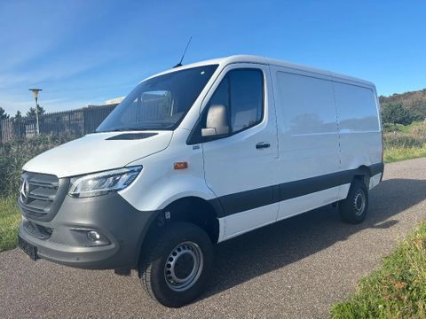 Mercedes-Benz 319CDI L2H1 4X4 Automaat Airco Camera Trekhaak Apple CarPlay NIEUW BPM VRIJ | Van Nierop BV [2]