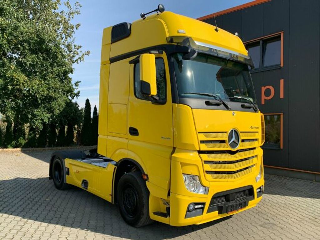 Mercedes-Benz  (3)