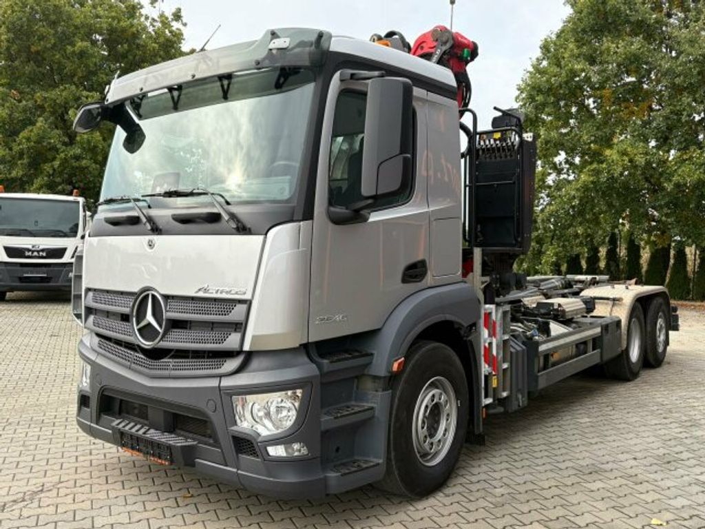 Mercedes-Benz  (2)