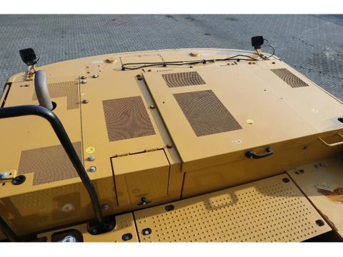 Caterpillar
320 07A | TILT ROTATOR | BUCKET | JAPAN | Hulleman Trucks [12]