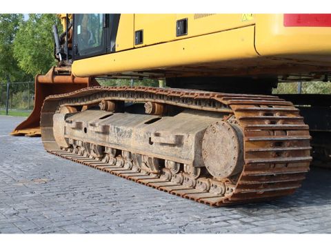 Caterpillar
320 07A | TILT ROTATOR | BUCKET | JAPAN | Hulleman Trucks [8]