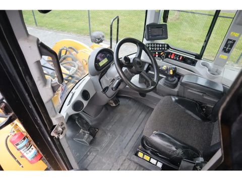 Caterpillar
938 M | 2X BUCKET | JIB | FORKS | BSS | GOOD CONDITION | Hulleman Trucks [16]