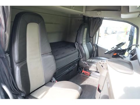 Volvo
| 8X4 | TANDEMLIFT | RETARDER | BIG AXLES | EURO 6 | Hulleman Trucks [18]