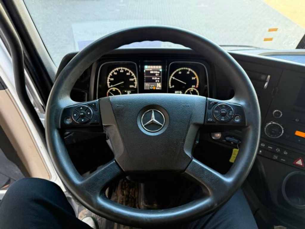Mercedes-Benz  (8)
