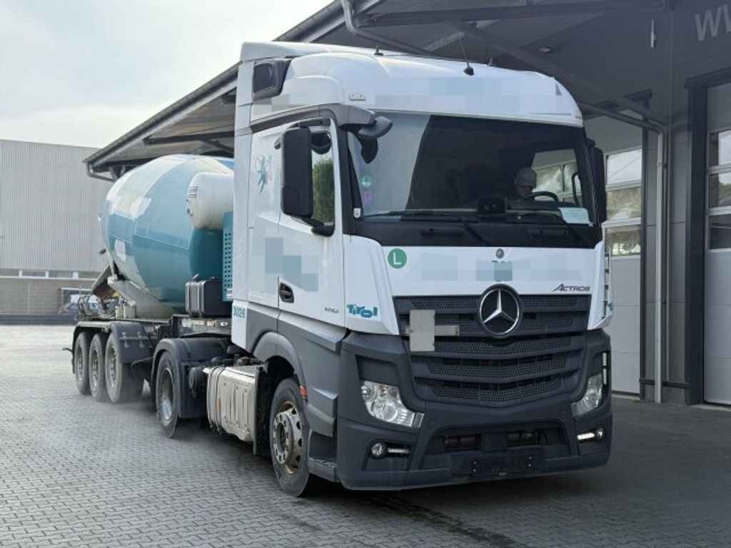 Mercedes-Benz  (1)