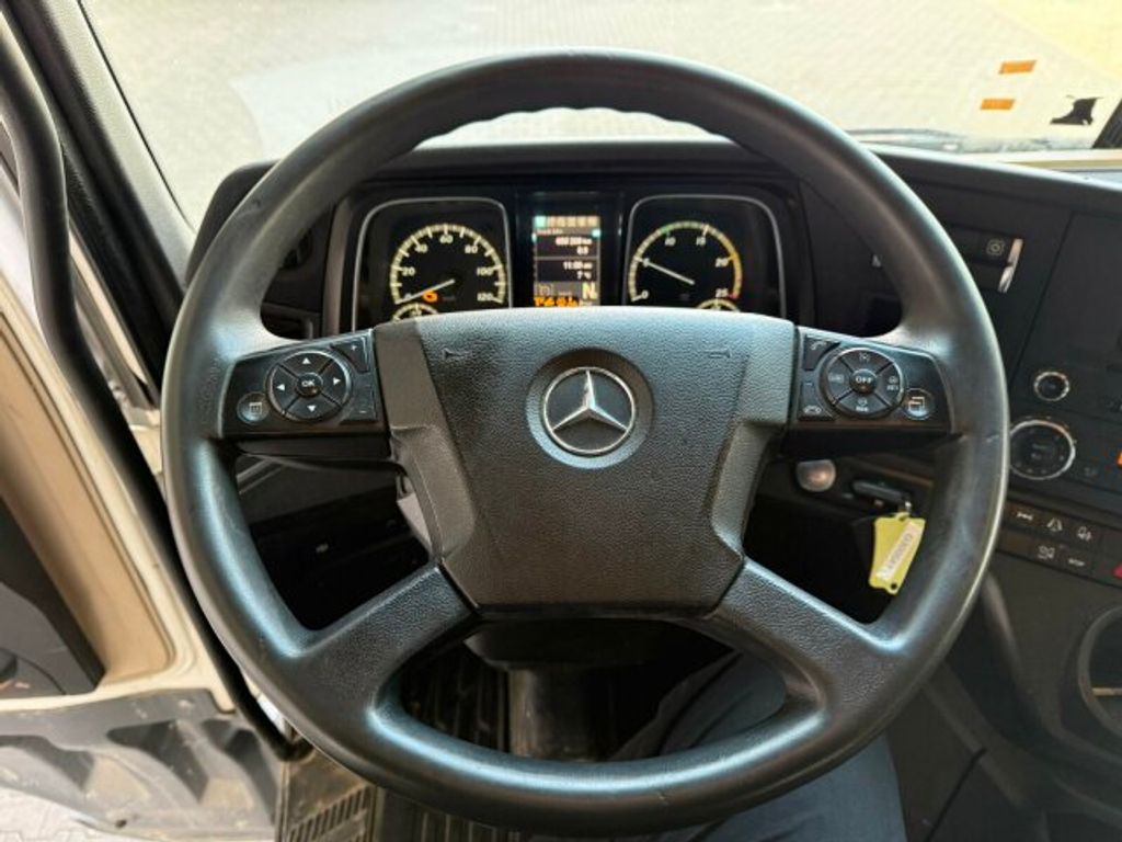 Mercedes-Benz  (8)