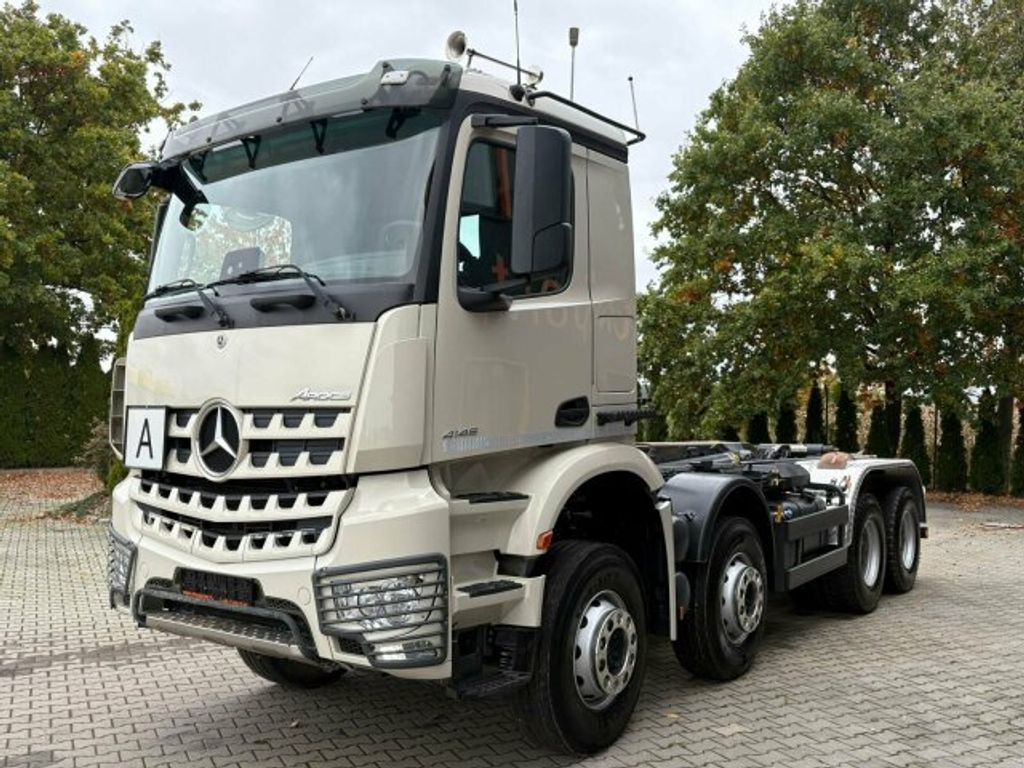 Mercedes-Benz  (1)