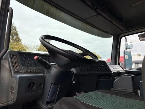 Mercedes-Benz L 6x2 MP1 WITH V-CRANE & HOOK-ARM SYSTEM (EPS WITH CLUTCH (3 PEDALS) / REDUCTION AXLE / STEEL-/AIR SUSPENSION / P.T.O. / LIFT-AXLE / ETC.) | Engel Trucks B.V. [12]