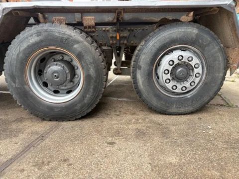 Mercedes-Benz L 6x2 MP1 WITH V-CRANE & HOOK-ARM SYSTEM (EPS WITH CLUTCH (3 PEDALS) / REDUCTION AXLE / STEEL-/AIR SUSPENSION / P.T.O. / LIFT-AXLE / ETC.) | Engel Trucks B.V. [8]